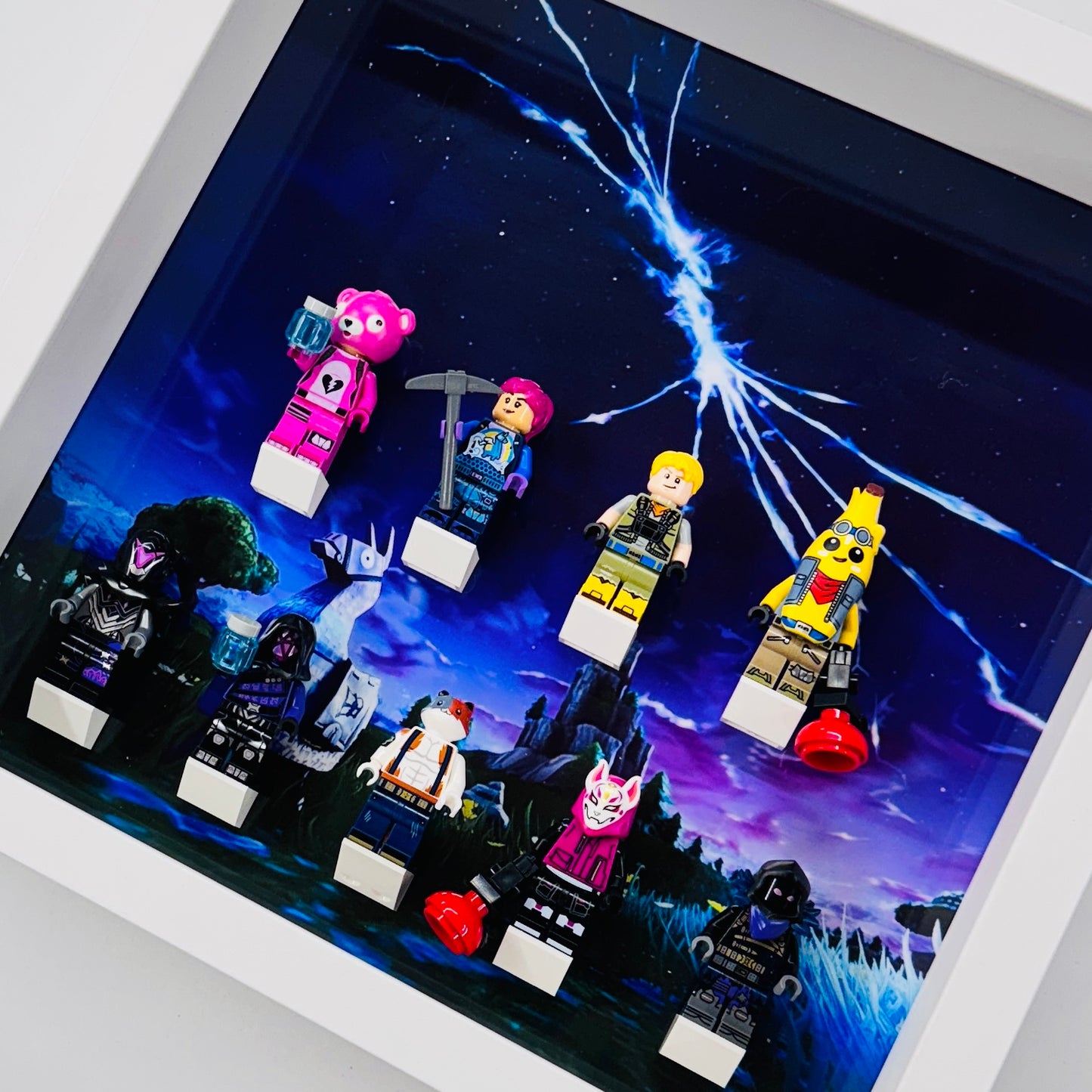 Display Frame Case For Lego Series Fortnite Bus minifigures 77073 v3