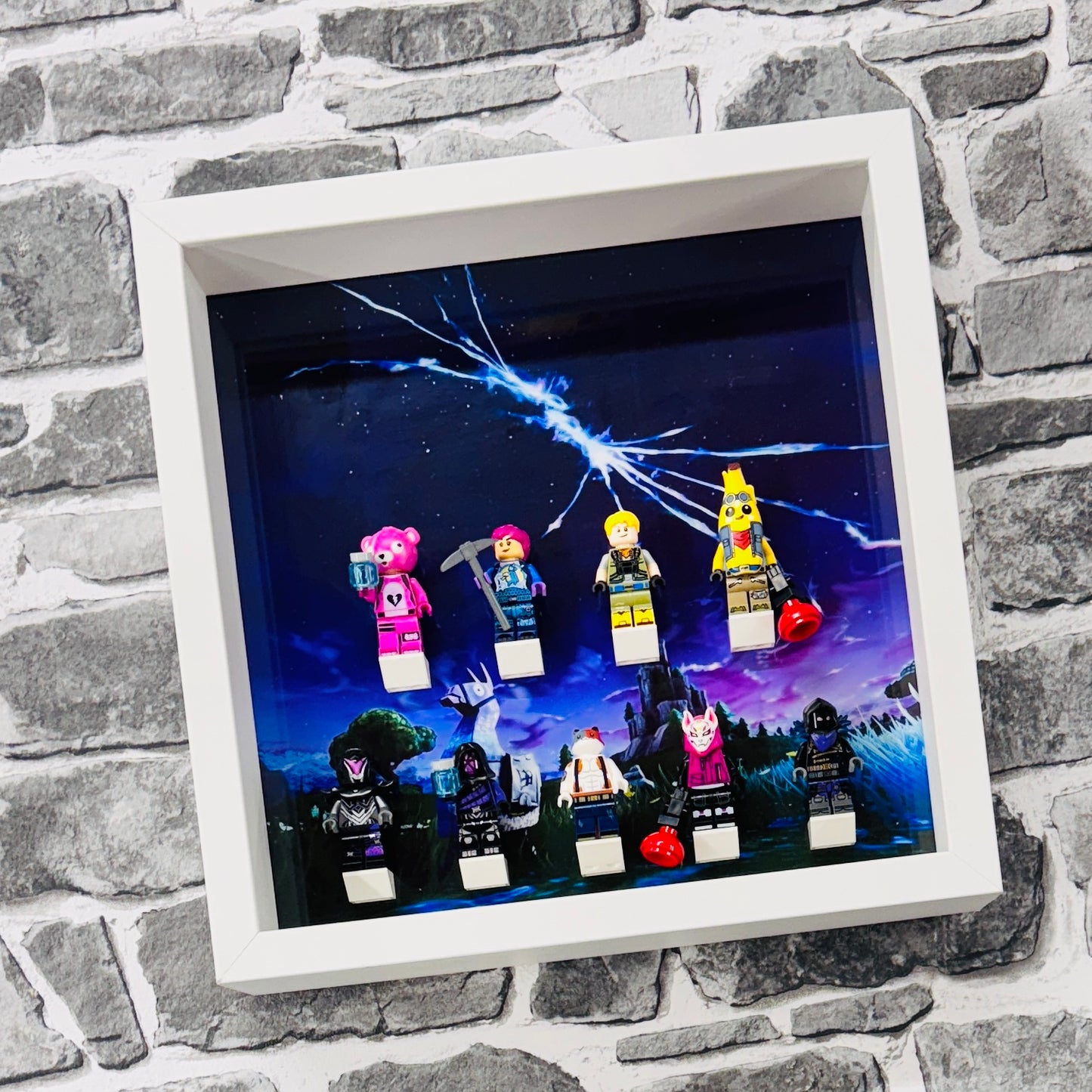 Display Frame Case For Lego Series Fortnite Bus minifigures 77073 v3