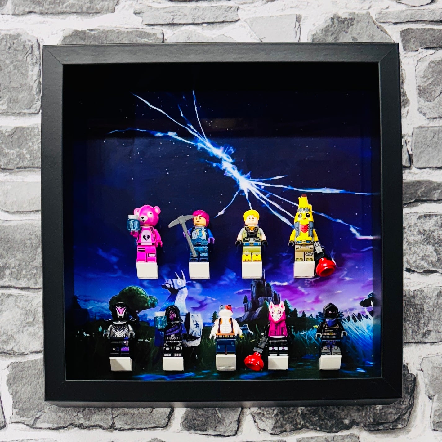 Display Frame Case For Lego Series Fortnite Bus minifigures 77073 v3