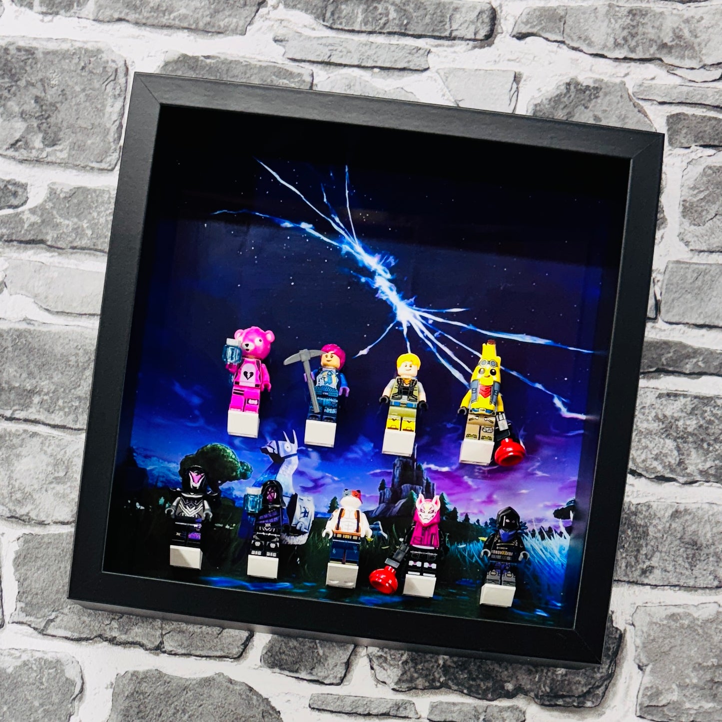 Display Frame Case For Lego Series Fortnite Bus minifigures 77073 v3