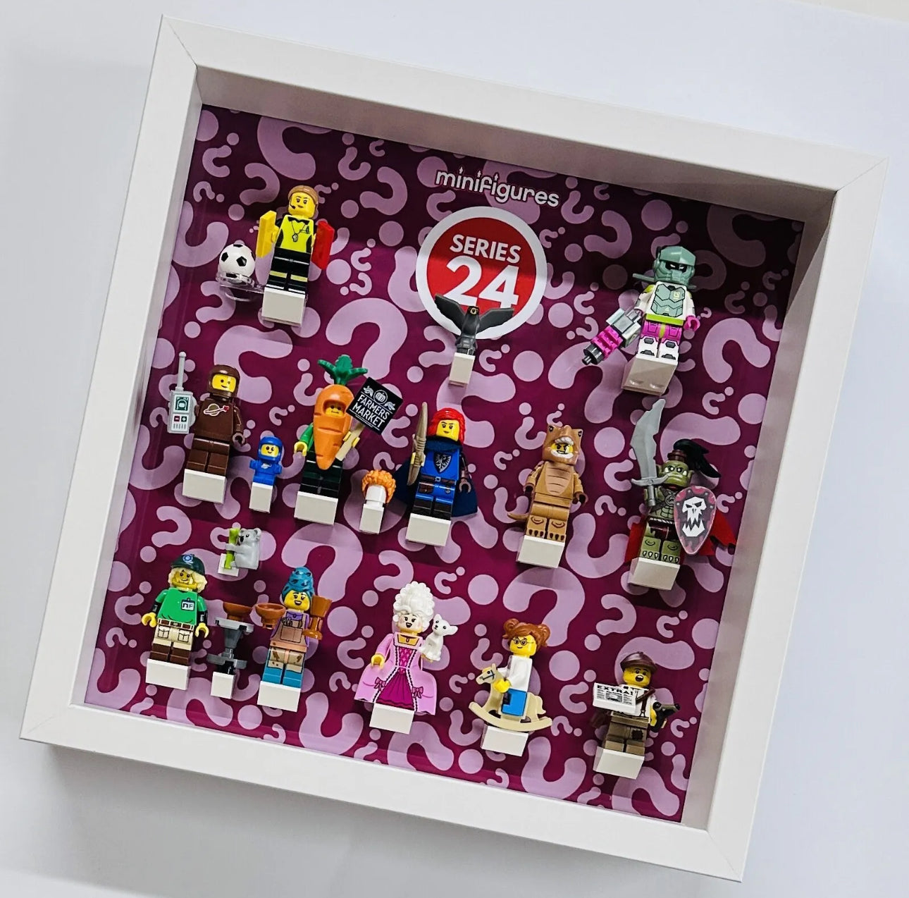 Display frame for lego series 24 minifigures