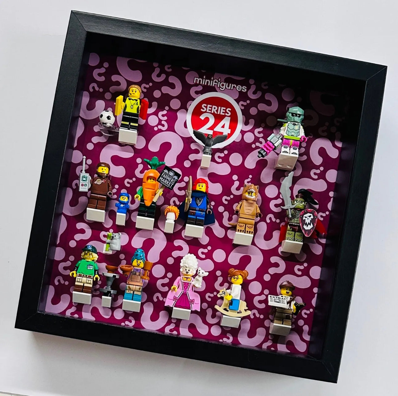 Display frame for lego series 24 minifigures