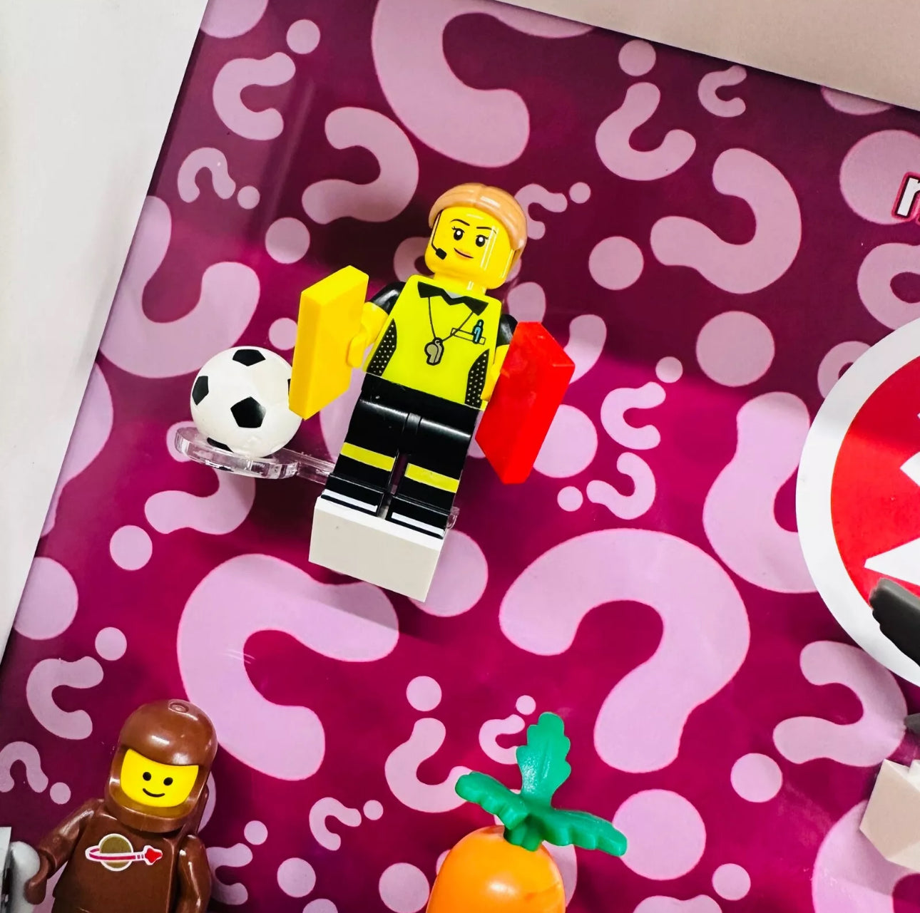 Lego display case series 24 minifigures
