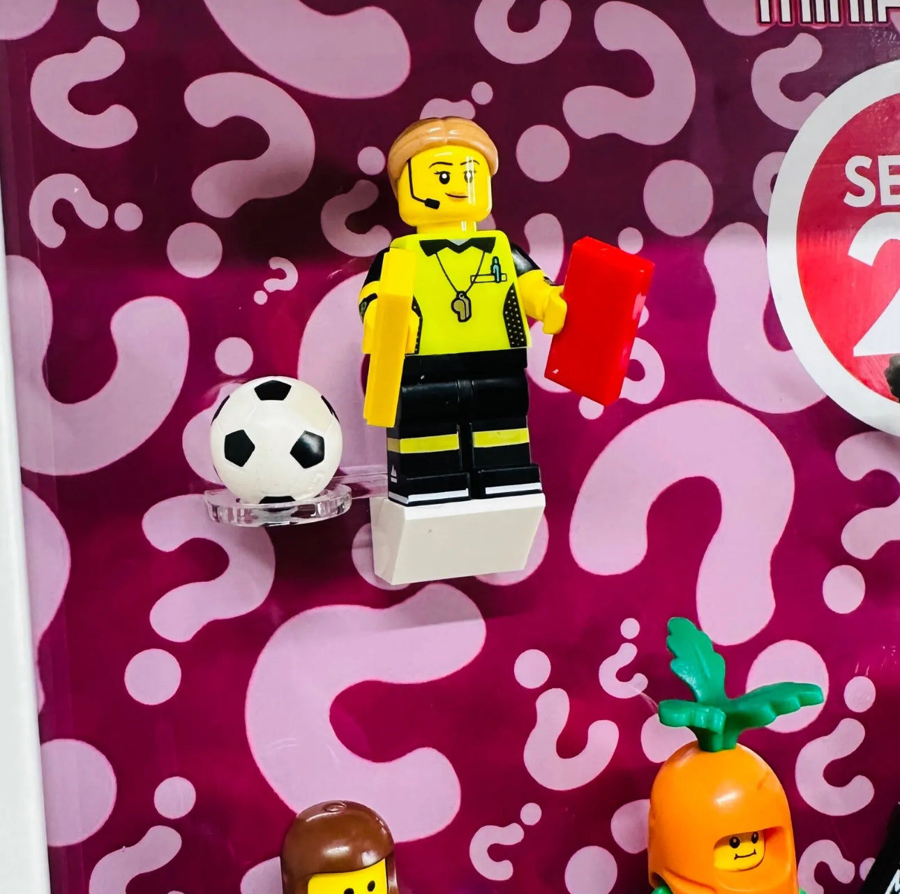 Display frame for lego series 24 minifigure