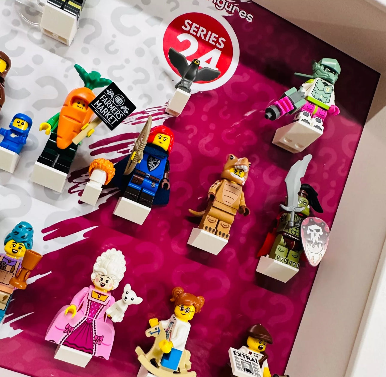 Display frame for lego series 24 71037 minifigures