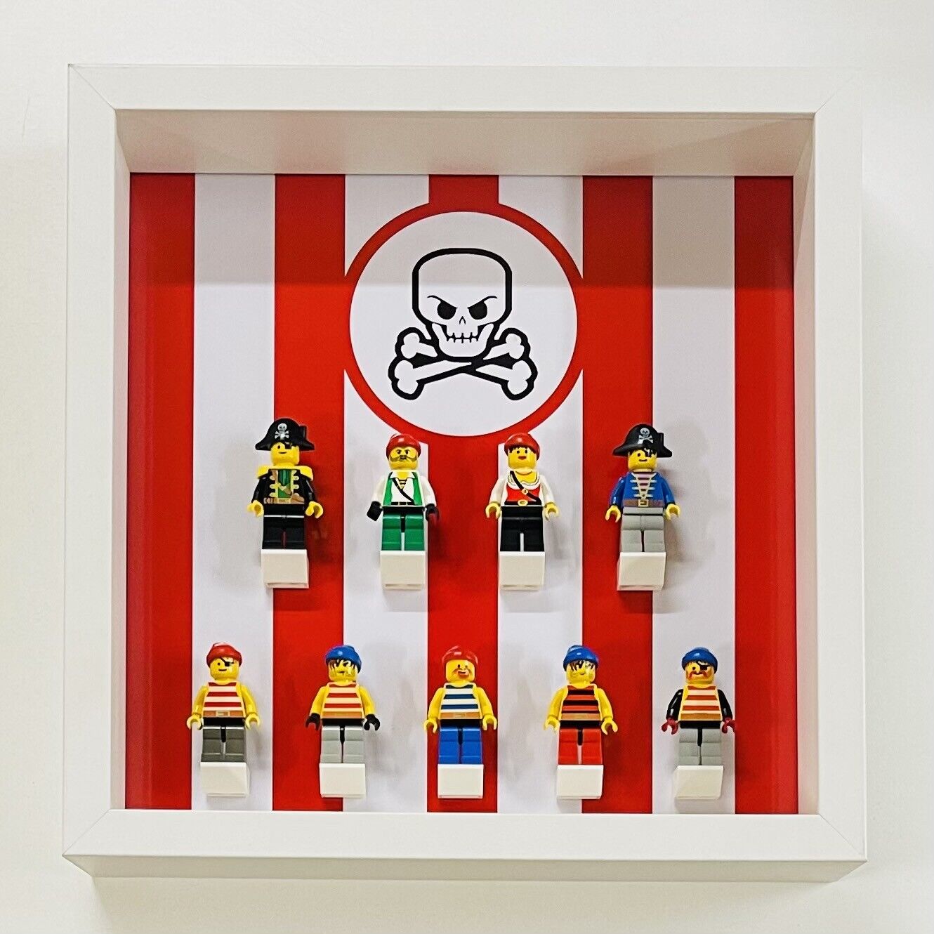 Display Frame for Lego ® Classic Pirates minifigures 27cm case