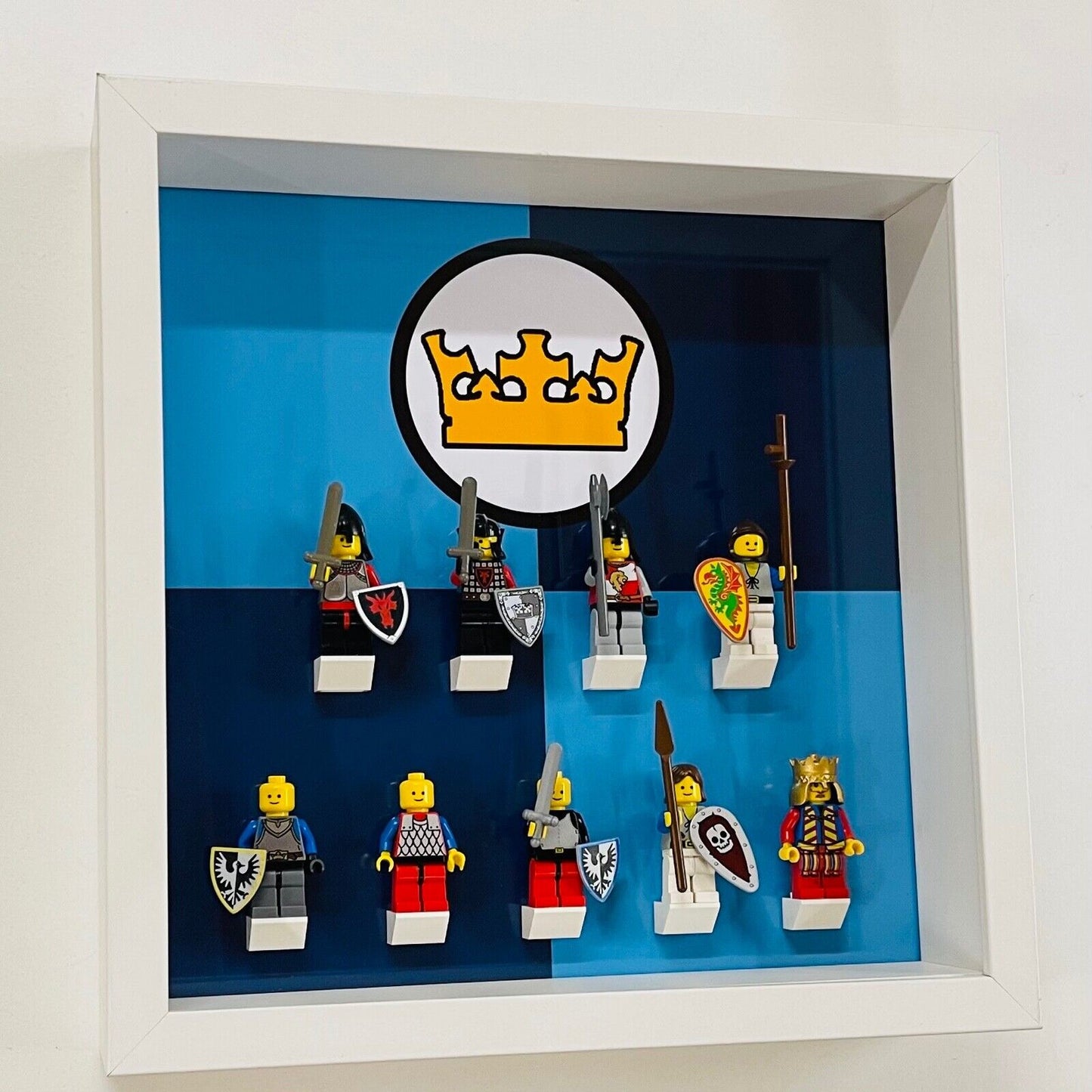 Display Frame for Lego ® Classic Castle Knights minifigures 27cm case