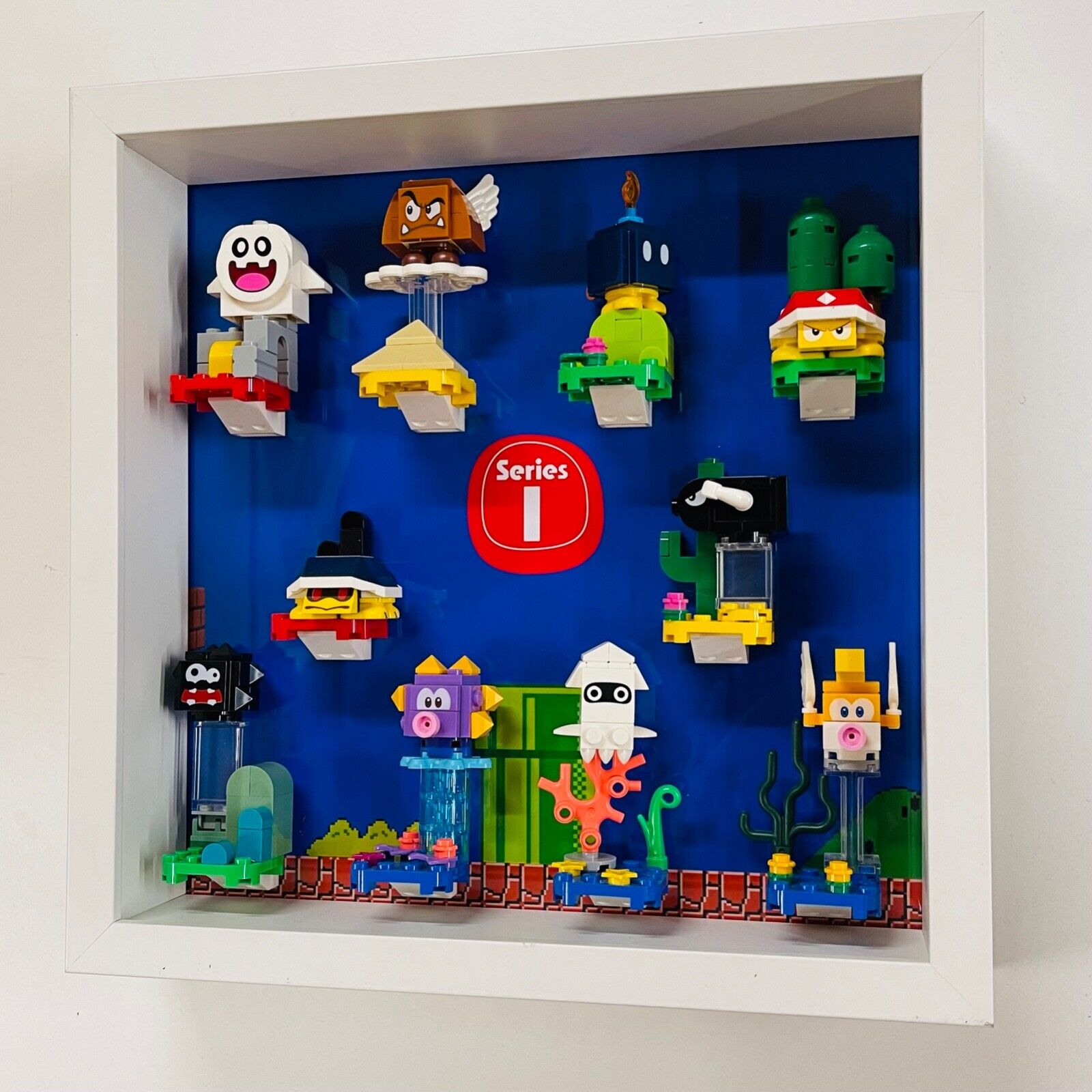 Display case Frame for Lego ® Super Mario Series 1 minifigures 27cm