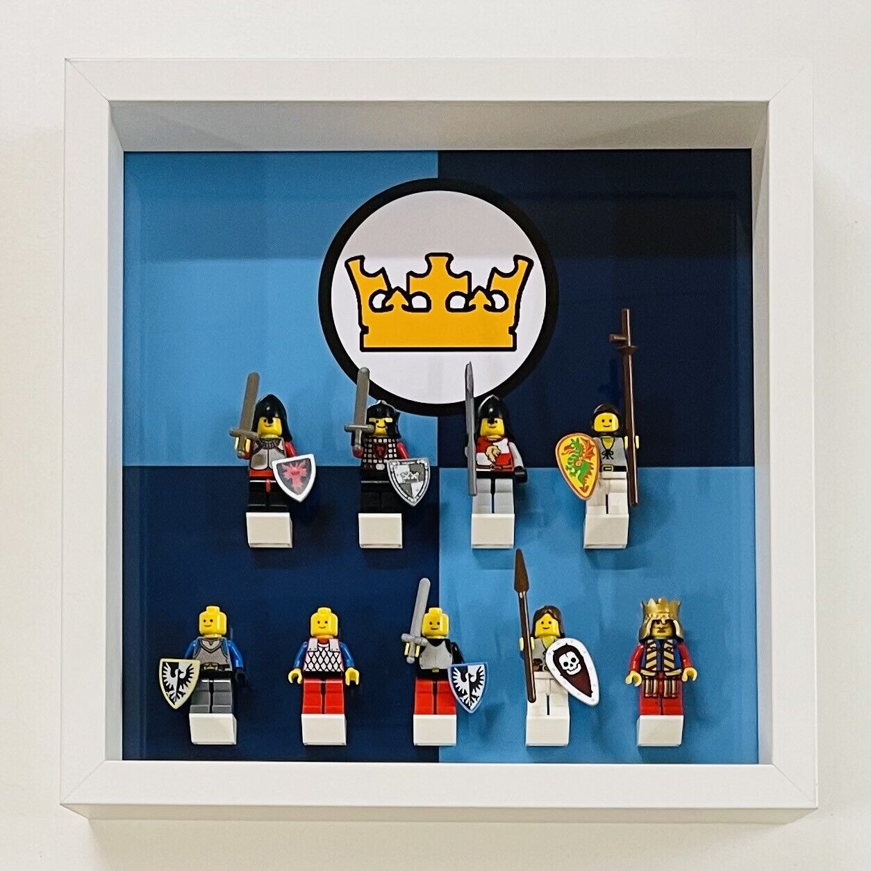 Display Frame for Lego ® Classic Castle Knights minifigures 27cm case