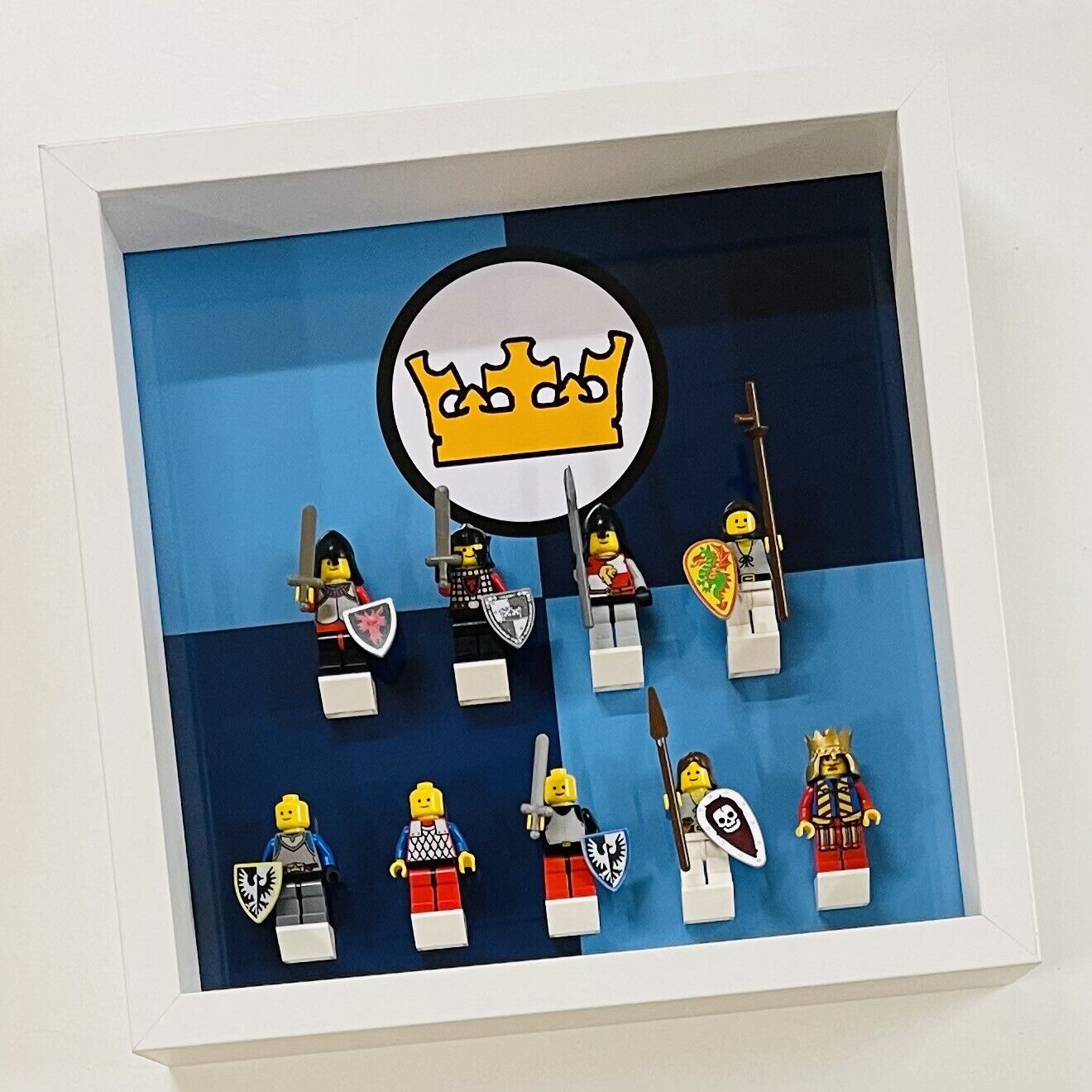 Display Frame for Lego ® Classic Castle Knights minifigures 27cm case