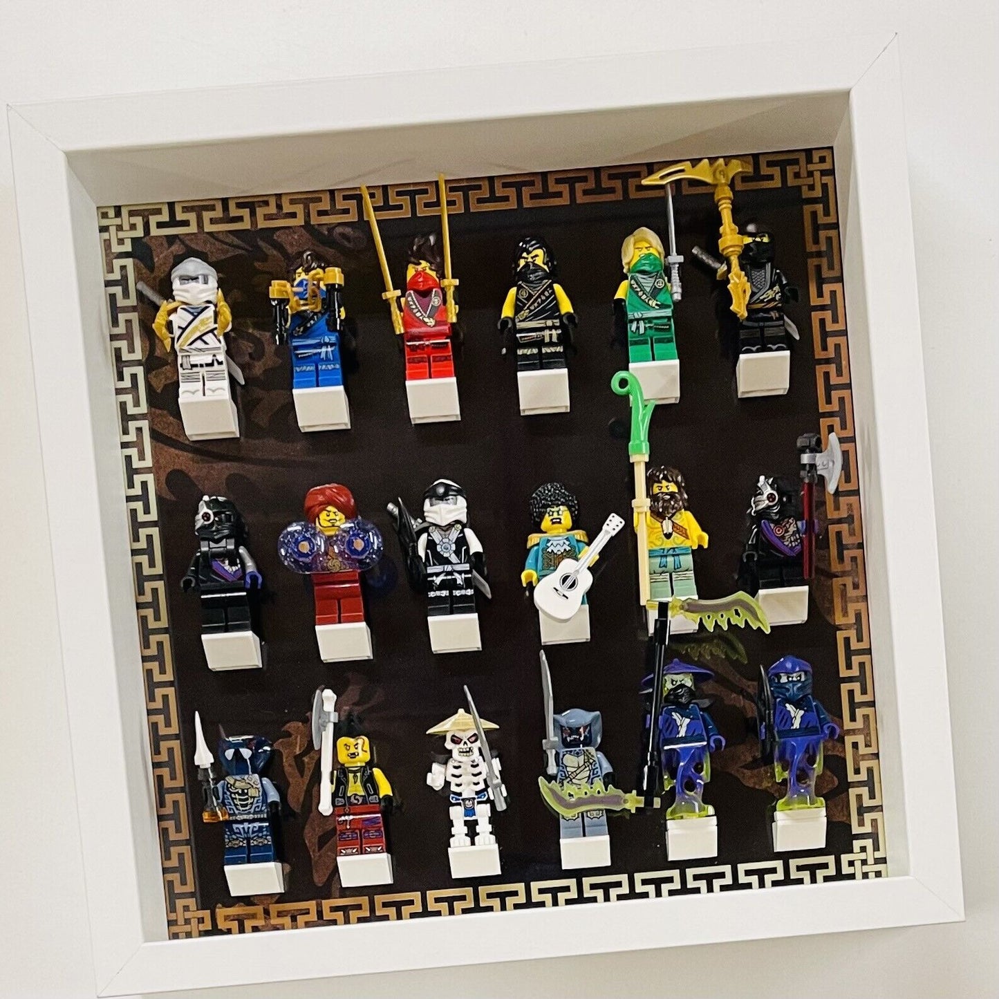 Display Frame for Lego ® Ninjago General minifigures figures 27cm