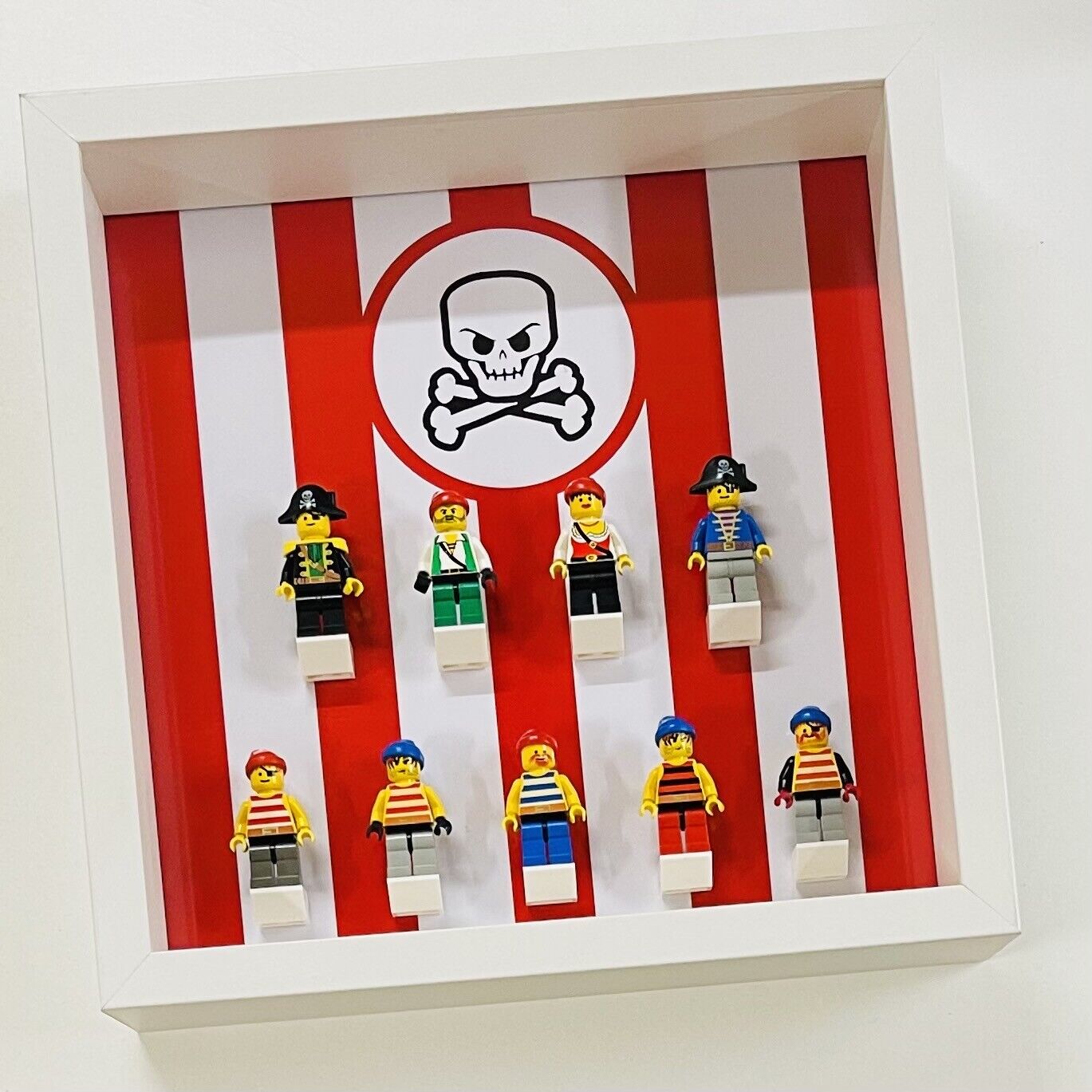 Display Frame for Lego ® Classic Pirates minifigures 27cm case