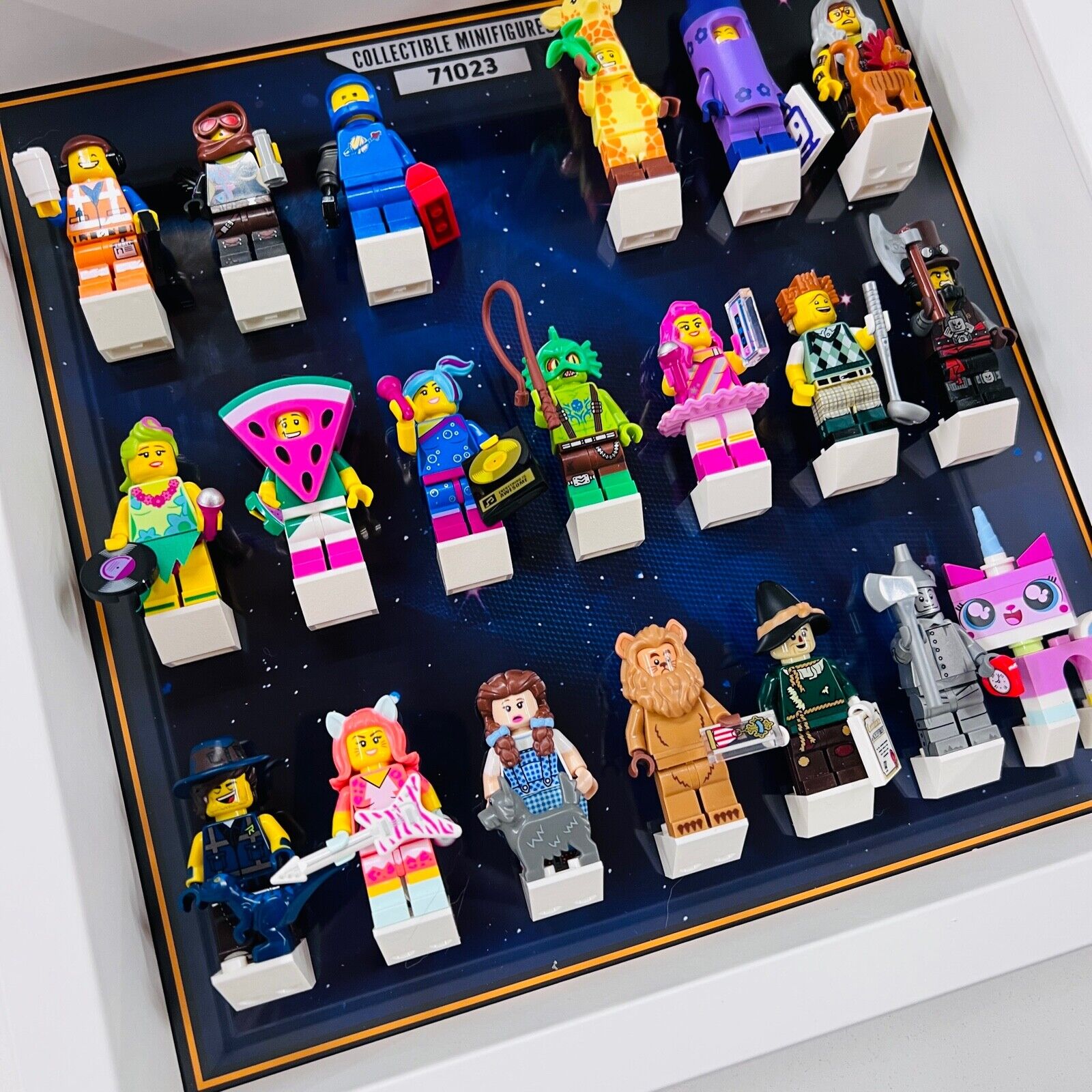 Display Frame case for Lego ® Movie 2 minifigures 71023 27cm