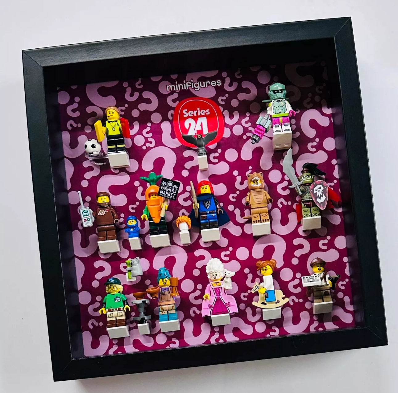 Minifigure display frame for Lego Series 24 